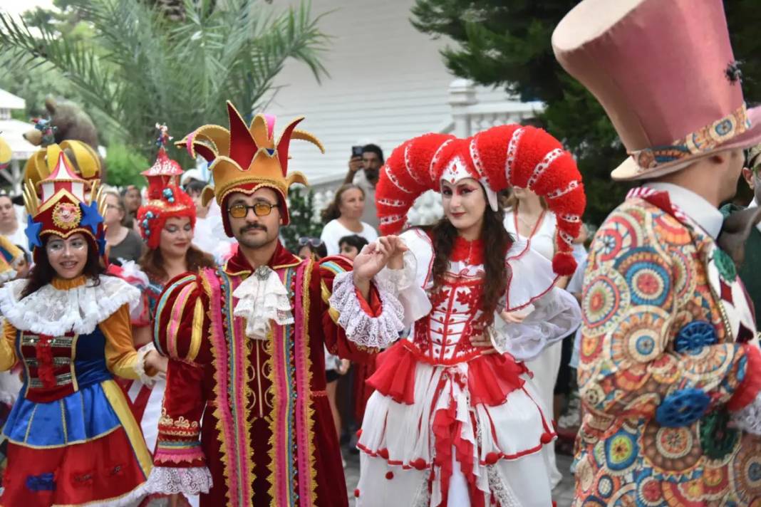 Kepez’de Kültür Festivali’nin Açılış Korteji Renk Kattı 1
